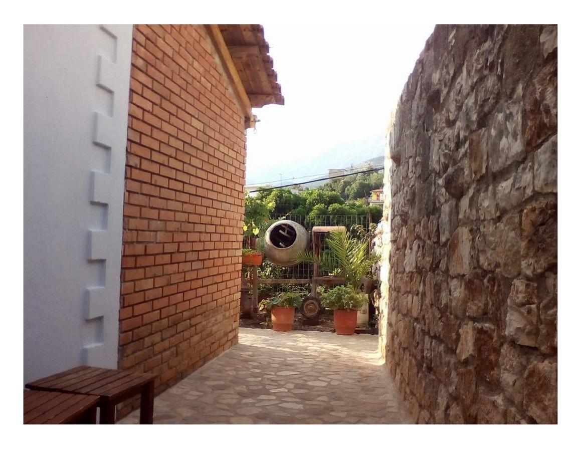 Sunset Guest House Himarë Exterior foto